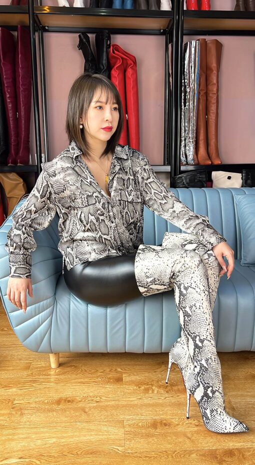 80% new in stock OBL-O-2321 Size 38 Cowhide Embossed Python 12cm High Heel Pointed Toe Knee High Boots - Image 2